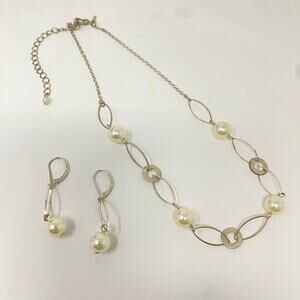 Vintage AVON OHQ Signed Silver Tone Leaf Faux Pearls Chain Necklace Earring Set